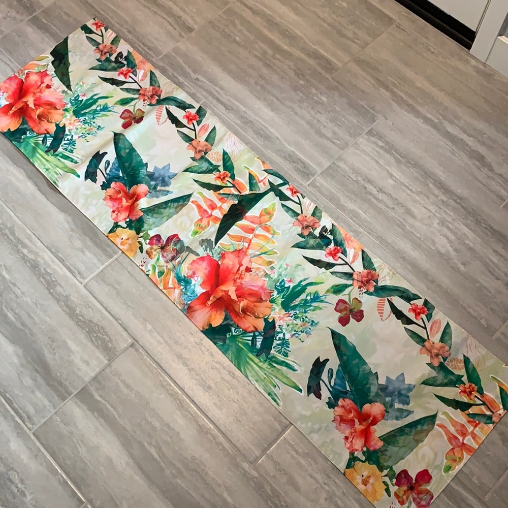 Aile Tropical Table Runner (Brand New) 🌴